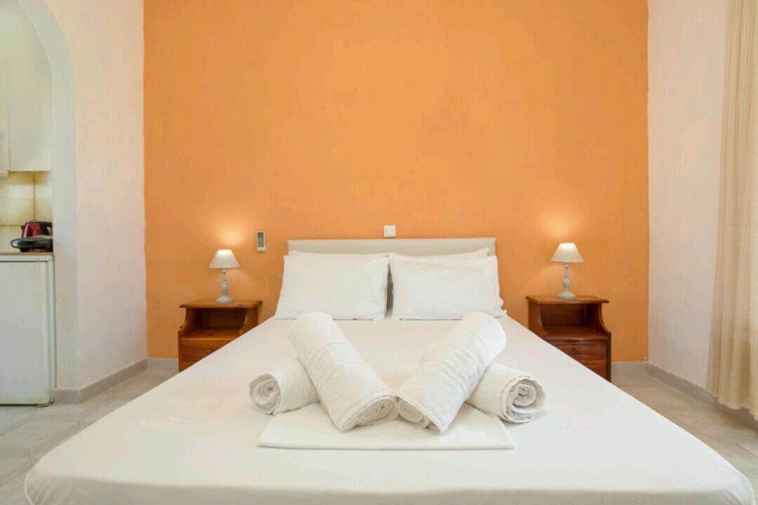 Eleni Studios & Apartments Alykes  Bagian luar foto
